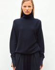 NORA NUIT CROP ccb98e93 55c4 48be ad92 21a4e22716cb.jpg